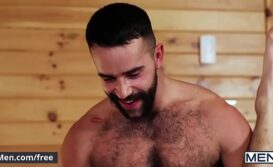 O melhor porno gay com ursos peludos
